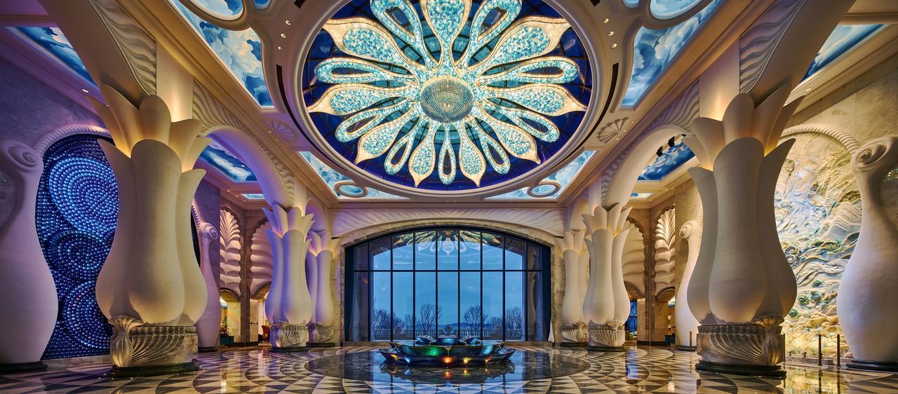Отель Wanda Vista Qingdao Movie Metropolis Экстерьер фото